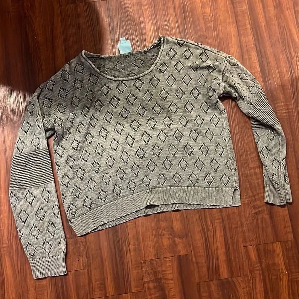 Like NEW C&C California Large Gray Sweater - Light Knit Long Sleeve